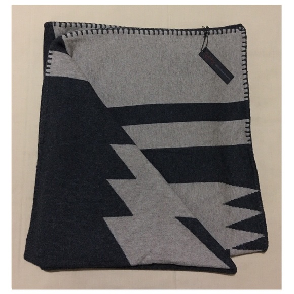 360 CASHMERE Tribal Blanket Retail: $449 - Picture 3 of 7